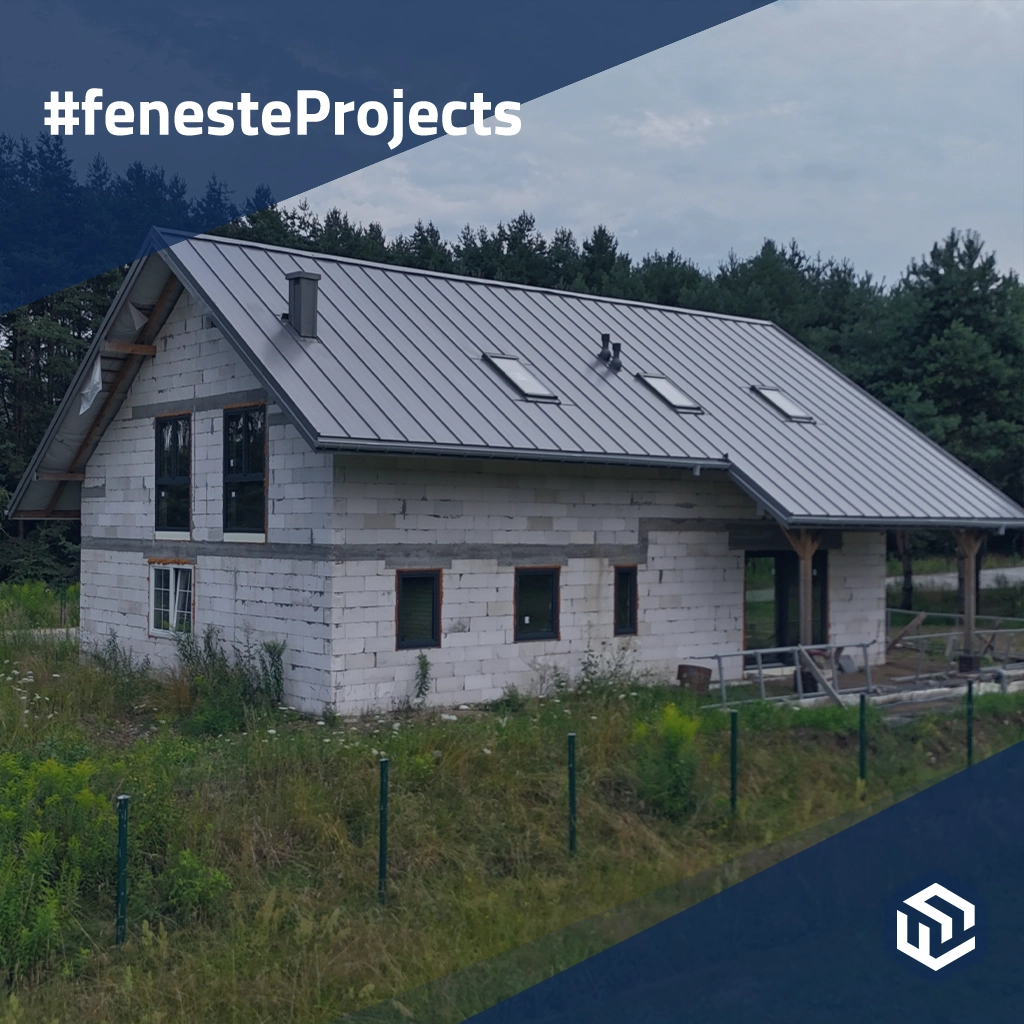 Maison avec vue sur la forêt depuis la fenêtre SMART-SLIDE et garage fonctionnel 🎥 produits jardin-dhiver    